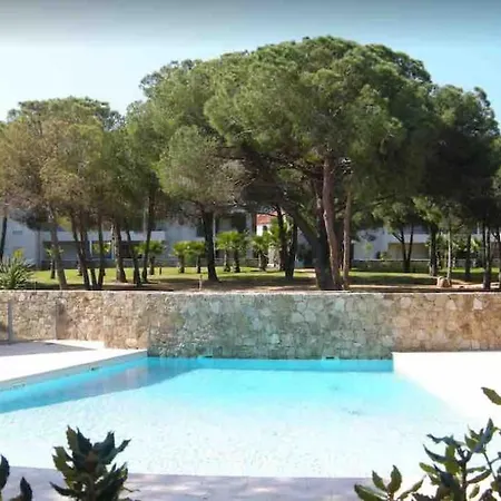 Avec Piscine
