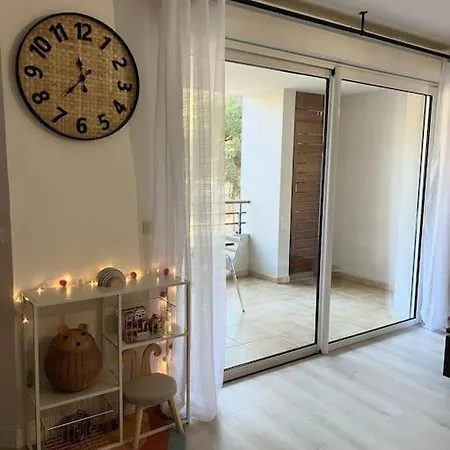 Avec Piscine Apartment *