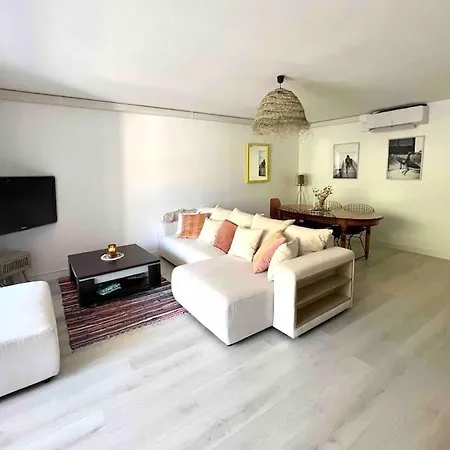 Avec Piscine Apartment *