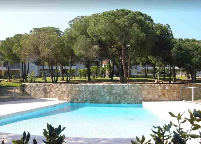 Avec Piscine
