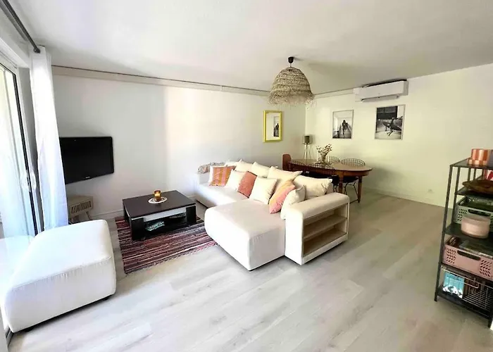 Avec Piscine アパート *